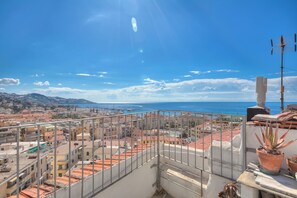 Property grounds - La Terrazza Del Nonno With Sea-view Terrace (Sanremo)