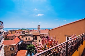 Standard Apartment, 3 Bedrooms, Balcony (Ca Moretto Sea-View Terrace Apartment) | Property grounds