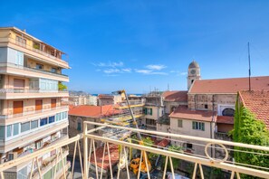 Standard-Apartment, 3 Schlafzimmer, Balkon (Ca Moretto Sea-View Terrace Apartment) | Unterkunftsgelände