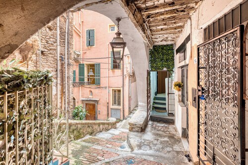 Le Petit Bijoux De La Pigna