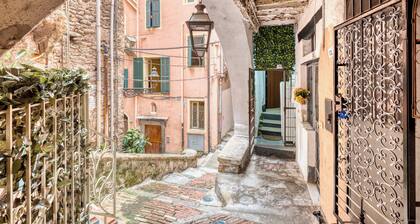 Le Petit Bijoux De La Pigna