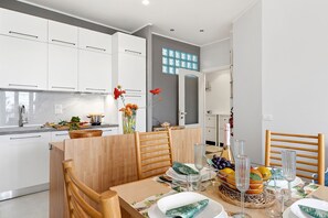 Family Apartment, Multiple Bedrooms, 2 Bathrooms (Sunny House Spiagge e Ciclabile) | Dining