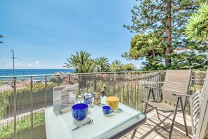 Family Apartment, Multiple Bedrooms, 2 Bathrooms (Sunny House Spiagge e Ciclabile) | Property grounds
