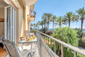 Appartamento familiare, 2 camere da letto, 2 bagni (Sunny House Spiagge e Ciclabile) | Ristorazione all'aperto