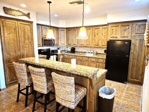 Fridge, microwave, stovetop, dishwasher