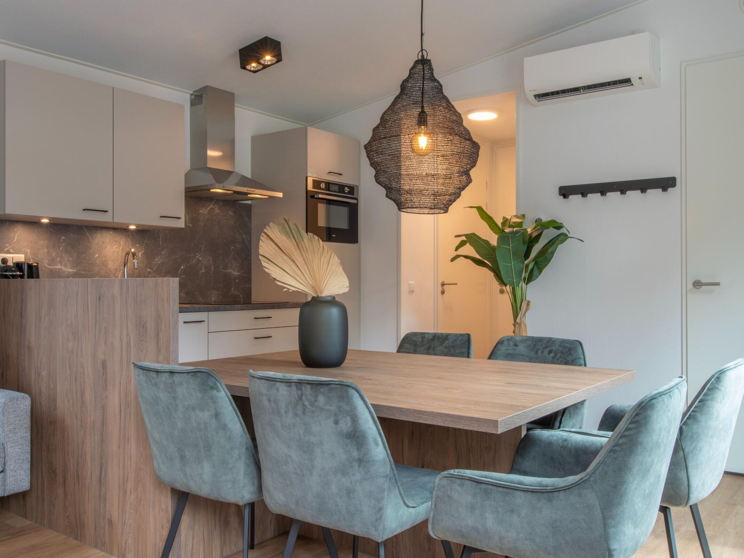 Chalet | Dining