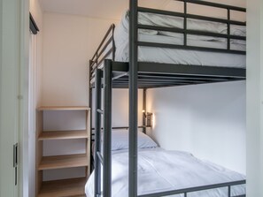 Chalet | 3 bedrooms, individually furnished, bed sheets