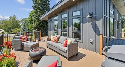 Griz Country Cottage - New Top Level Tri-Plex in the University District