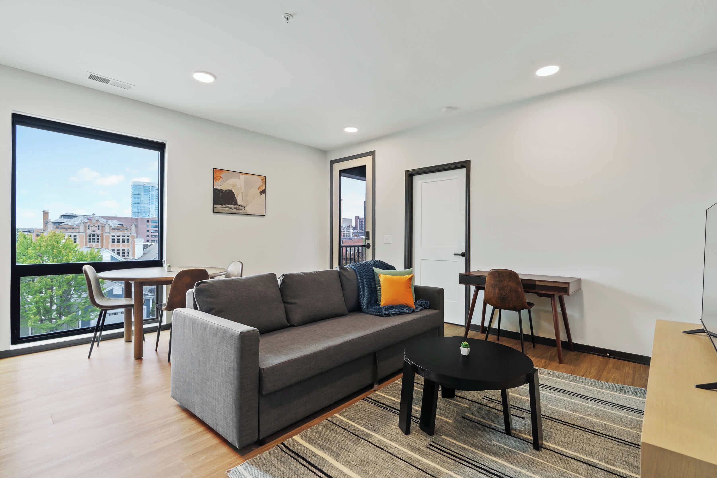 Cozysuites Mass With Lounge And Roof Deck #7 - インディアナポリス, IN