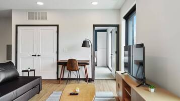 Televisión, oficina