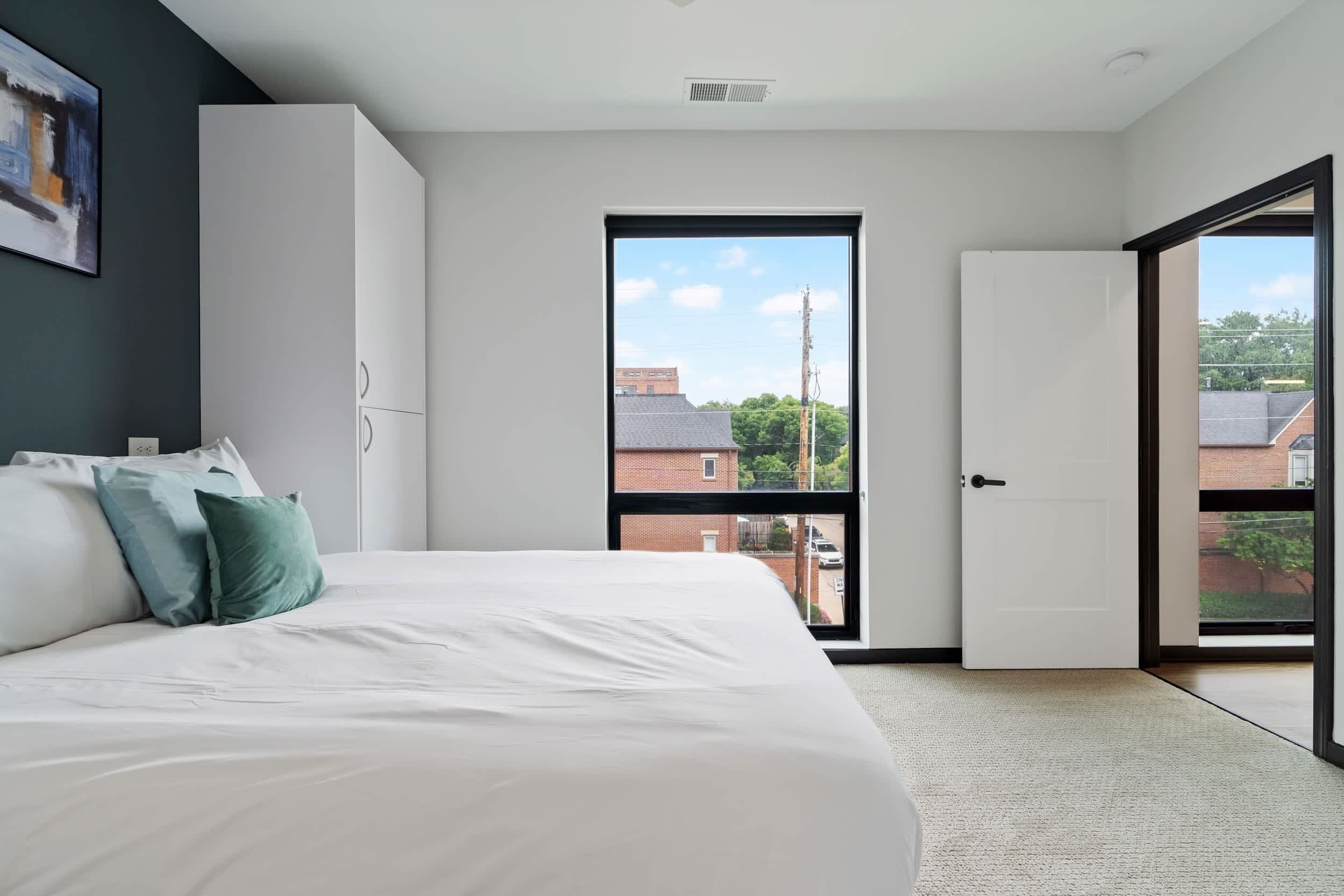 2 bedrooms, desk, iron/ironing board, WiFi