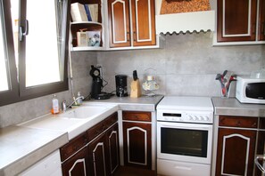 Réfrigérateur, micro-ondes, four, lave-vaisselle