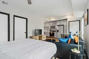 Schreibtisch, Bügeleisen/Bügelbrett, WLAN, Bettwäsche