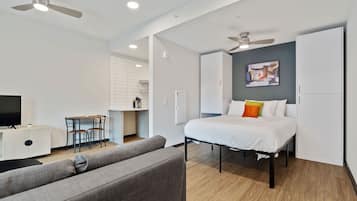 Desk, iron/ironing board, WiFi, bed sheets