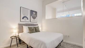 1 chambre, bureau, fer et planche à repasser, Wi-Fi