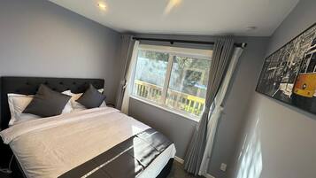 3 habitaciones, tabla de planchar con plancha, wifi y ropa de cama