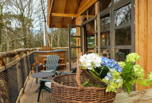 Chalet | Balcony - Modern Chalet With Dishwasher on a Holiday Park (Ruinen)