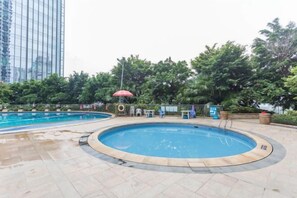 室外泳池