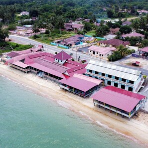Front of property - DNELAYAN BEACH RESORT (Alor Gajah)