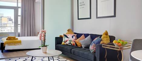 1 bedroom, desk, WiFi, bed sheets