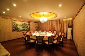 Unclassified image, 5 of 38, button - Shuyang Sanhe Hotel (Puyang)
