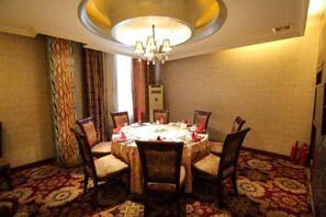 Unclassified image, 2 of 38, button - Shuyang Sanhe Hotel (Puyang)