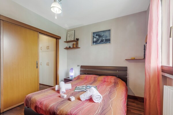 Angera Relax & Pool - Lake Maggiore Retreat - Langensee