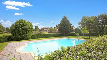 Piscina stagionale all'aperto
