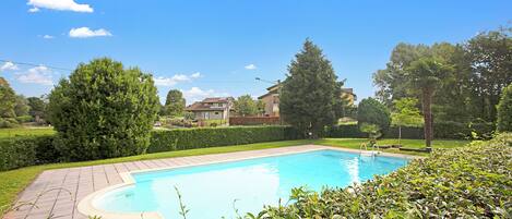 Piscina a l'aire lliure de temporada