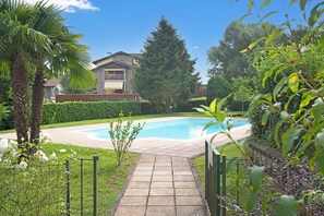 Seasonal outdoor pool - Angera Relax & Pool (Angera)