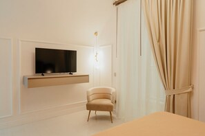 1 bedroom, iron/ironing board, WiFi, bed sheets - Luxury apartment by Alux38-Luxury apartment located in the heart of the city (Napoli)
