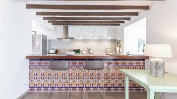 Refrigerador, microondas, horno y lavavajillas