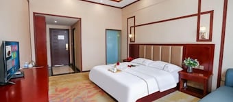 Huize Yibo Hotel(Huize Ancient City Branch)