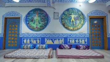Deluxe Room | Lobby