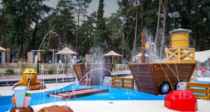 Peaceful Stay Near the Woods