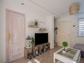 Living area - Belvilla by OYO Calle Sevilla 77 (San Miguel de Salinas)