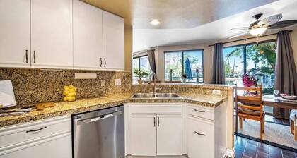Cozy Lakeside Retreat in PGA West Bbq Scenic Views