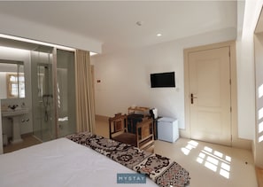 2 bedrooms, free WiFi