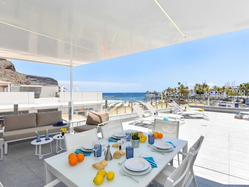 Apartment Mogan With Stunning Beach Views