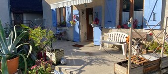 Maison avec Terrasse au pied de la reculée.
