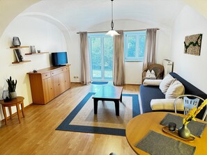 Smart TV - Bauer Wirt`s Zwei-zimmer-wohnung (Kirchham)