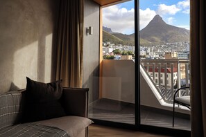 Departamento familiar | Área de sala de estar | Televisión de plasma de 42 pulgadas con canales digitales 