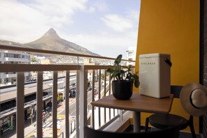 View from room - EIGHTY2 ON M - Fluent Serviced Apartments (Cape Town)