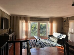 Living area - Quinta da Ermida Turismo de Habitação Lda (baiao)