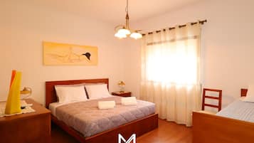 Classic Apartment, Balcony, City View | 2 bedrooms, iron/ironing board, free WiFi, bed sheets
