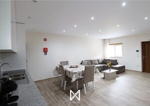 Apartamento superior | Comedor