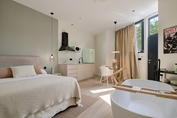 1 bedroom, iron/ironing board, travel cot, free WiFi