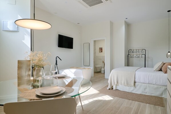 1 makuuhuone, silitysrauta/-lauta, vauvan matkasänky, ilmainen Wi-Fi