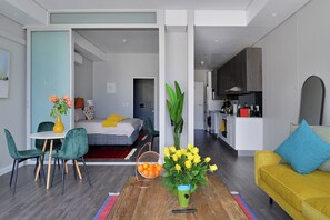 1 quarto, escrivaninha, Wi-Fi, roupa de cama