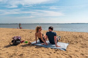 Beach - Nice Chalet at 4.5 km. From Rockanje (Hellevoetsluis)